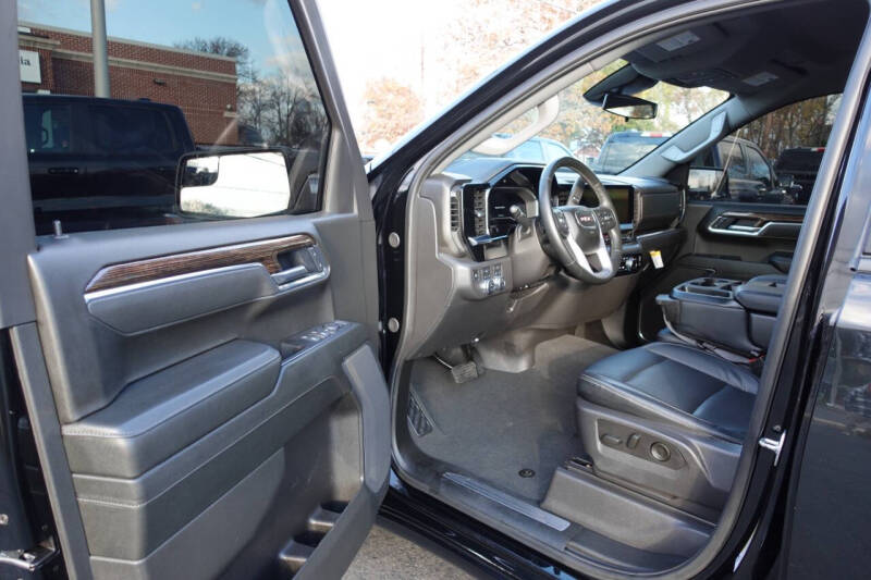 2025 GMC Sierra 1500 Elevation Standard