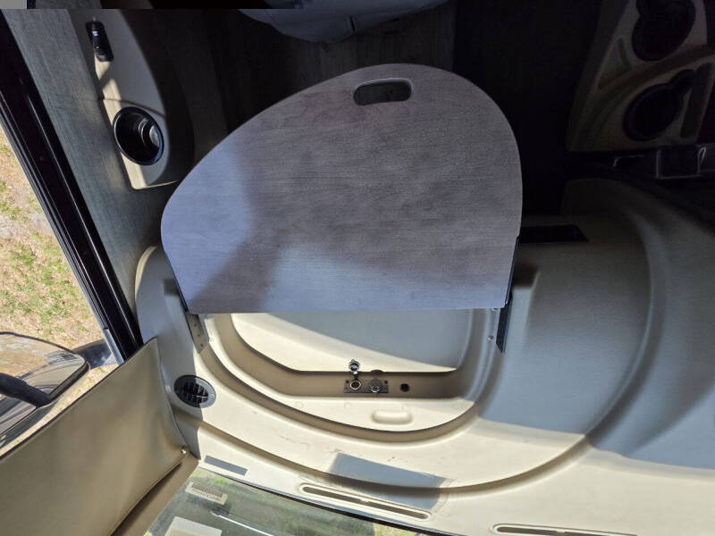 2020 Winnebago Vista