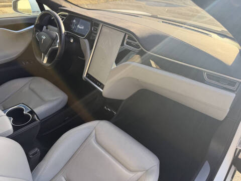 2016 Tesla Model S 70D