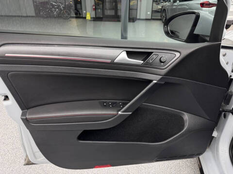 2020 Volkswagen Golf GTI SE