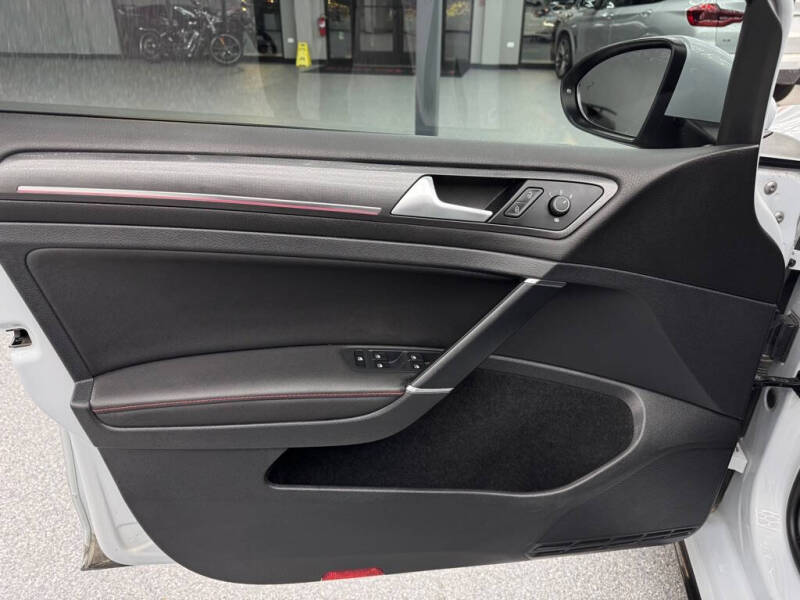 2020 Volkswagen Golf GTI SE