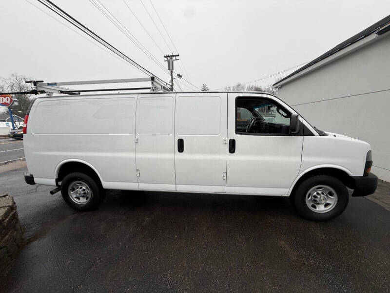 2023 Chevrolet Express 2500