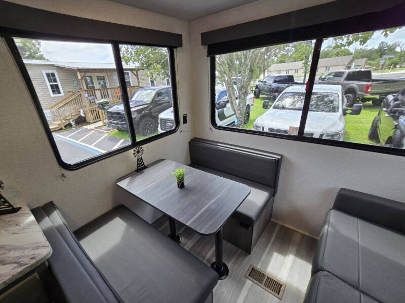 2024 KEYSTONE HIDEOUT 200 RL