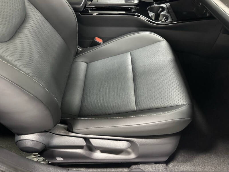 2025 Toyota Prius XLE