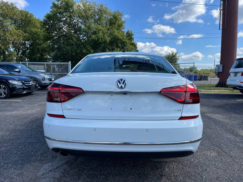 2017 Volkswagen Passat SE photo 6