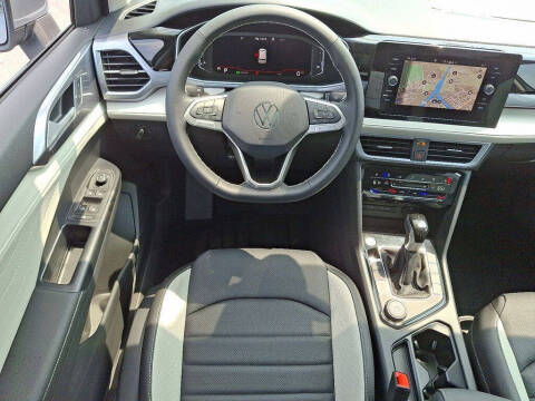 2025 Volkswagen Taos SEL 4Motion