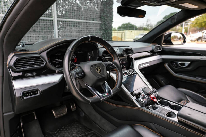 2020 Lamborghini Urus