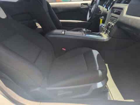 2012 Ford Mustang V6