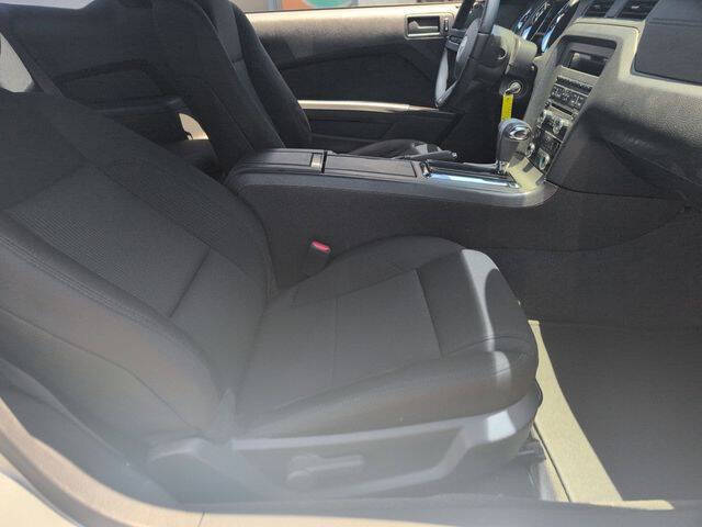 2012 Ford Mustang V6