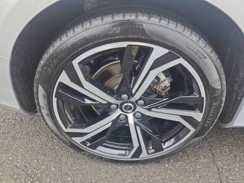 2024 Volvo S60 B5 Plus Dark Theme