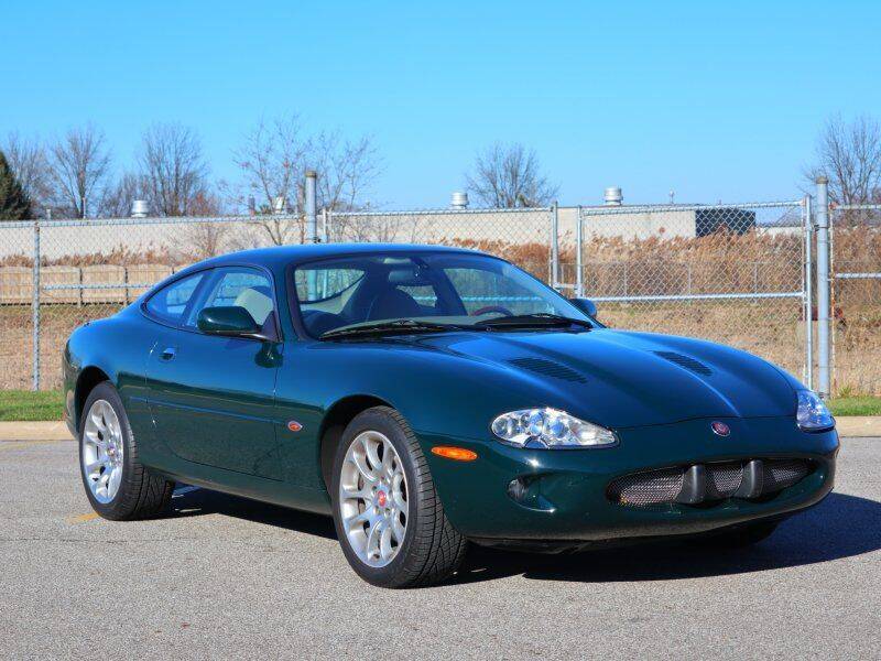 2000 Jaguar XKR for sale at NeoClassics in Willoughby OH