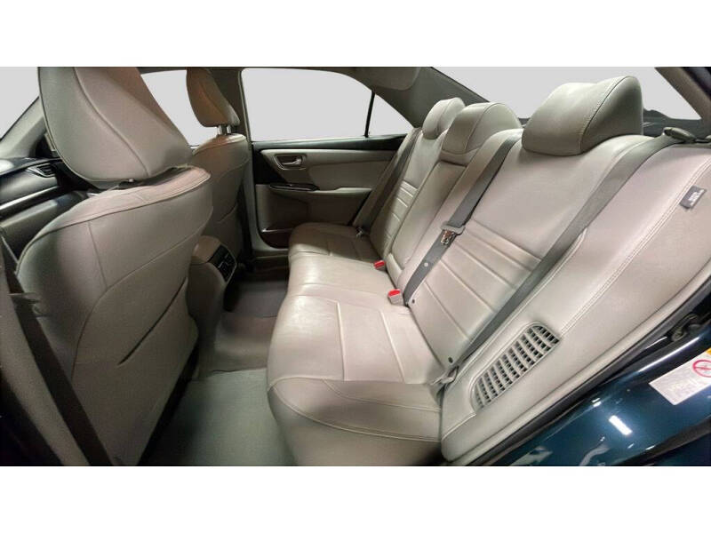 2016 Toyota Camry Hybrid XLE