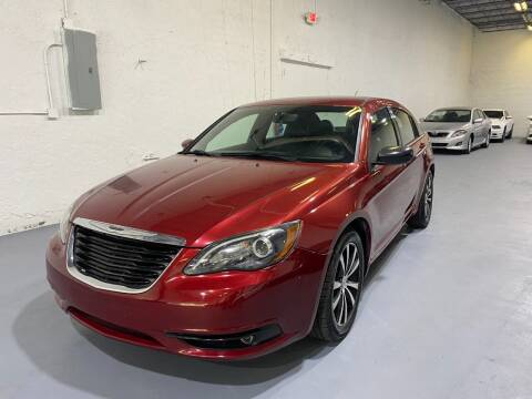 2013 Chrysler 200 for sale at Lamberti Auto Collection in Plantation FL