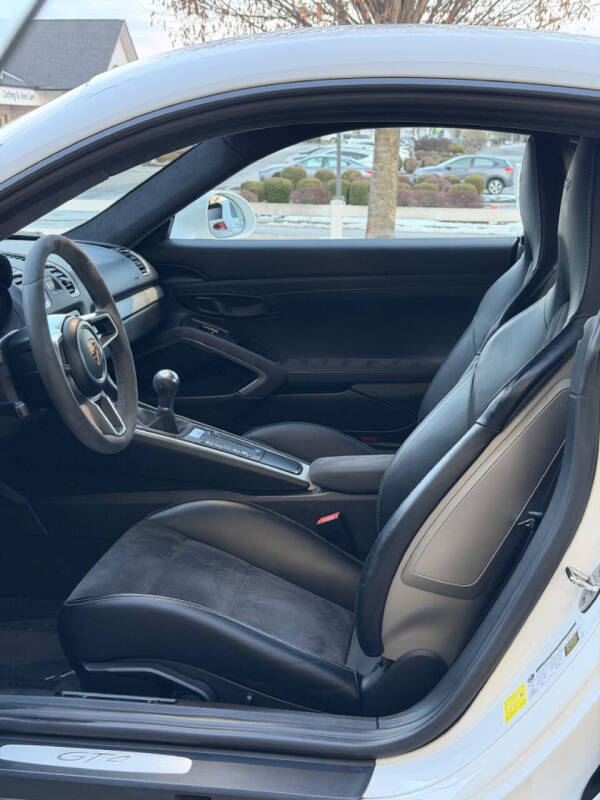 2016 Porsche Cayman GT4