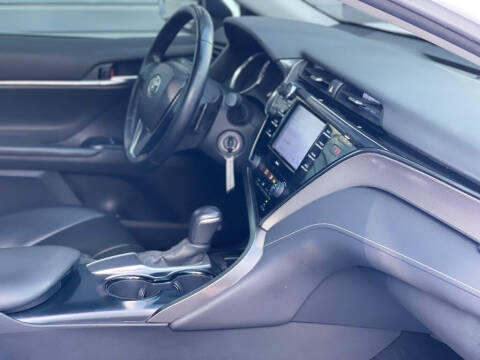 2020 Toyota Camry SE