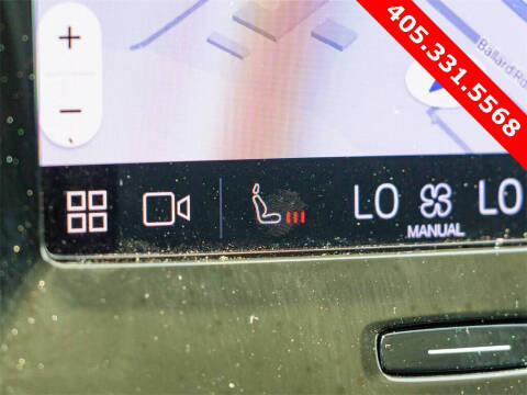 2023 Volvo XC40 B5 Plus Bright Theme