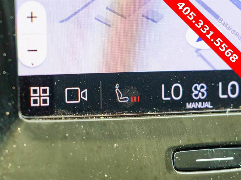 2023 Volvo XC40 B5 Plus Bright Theme