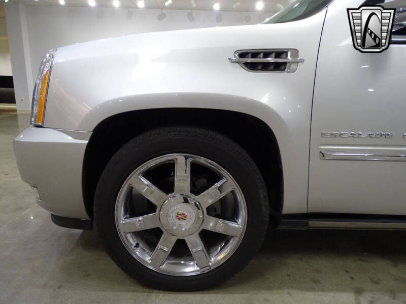 2011 Cadillac Escalade ESV Premium