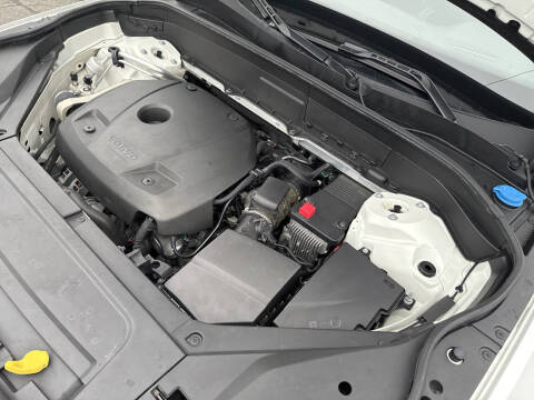 2017 Volvo XC90 T6 R-Design