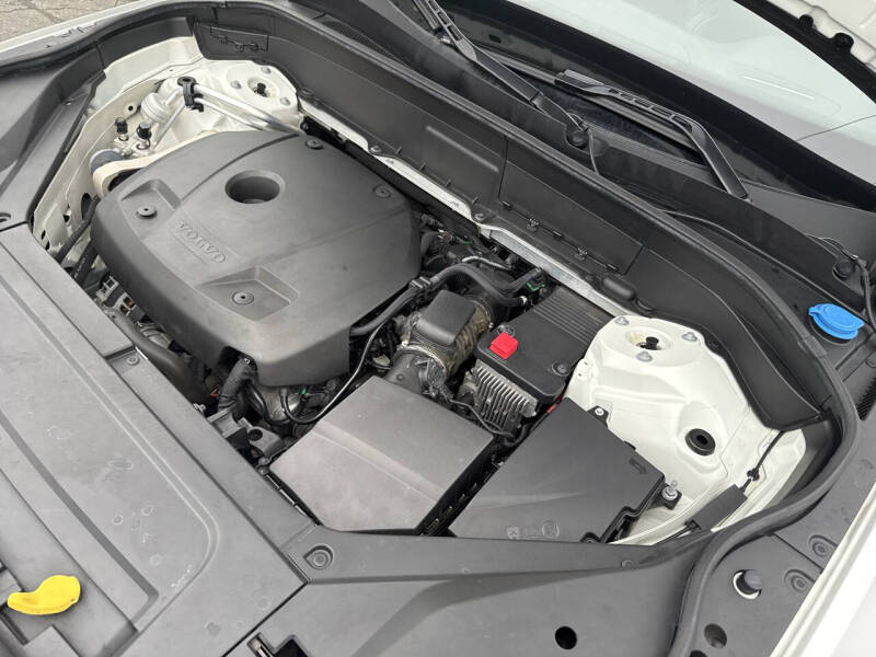 2017 Volvo XC90 T6 R-Design