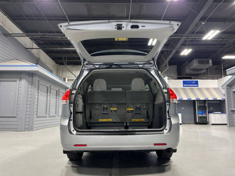 2012 Toyota Sienna