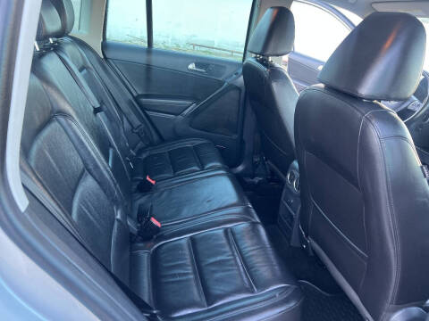 2017 Volkswagen Tiguan 2.0T SEL 4Motion