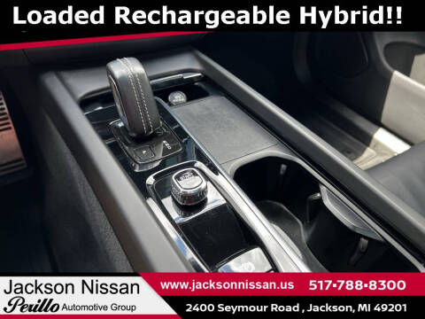 2022 Volvo XC60 Recharge T8 R-Design