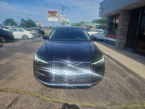 2023 Volvo XC60 B5 Ultimate Bright Theme