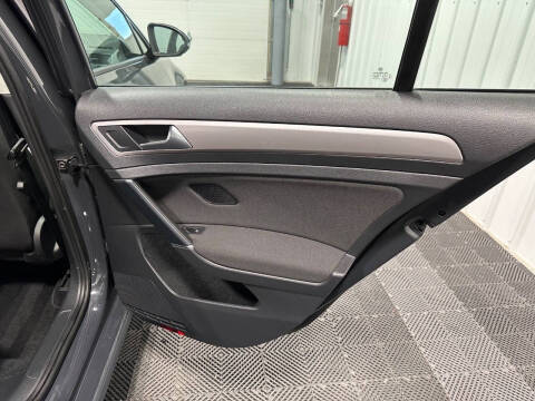 2016 Volkswagen e-Golf SE