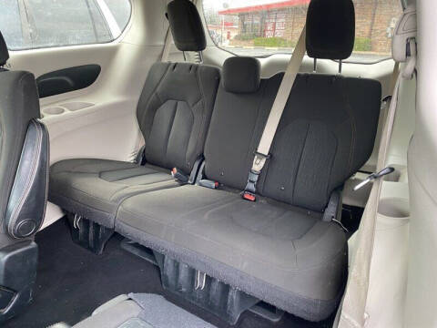 2017 Chrysler Pacifica LX