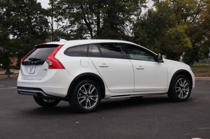 2018 Volvo V60 Cross Country T5 Premier