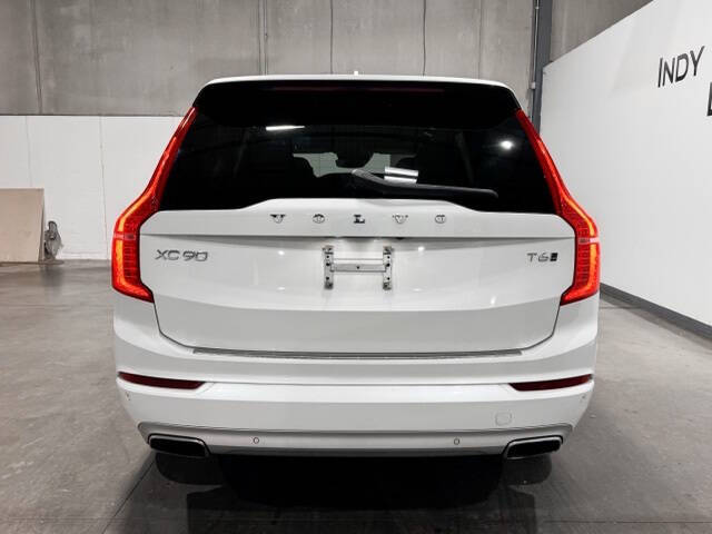 2021 Volvo XC90 T6 Momentum 7-Passenger