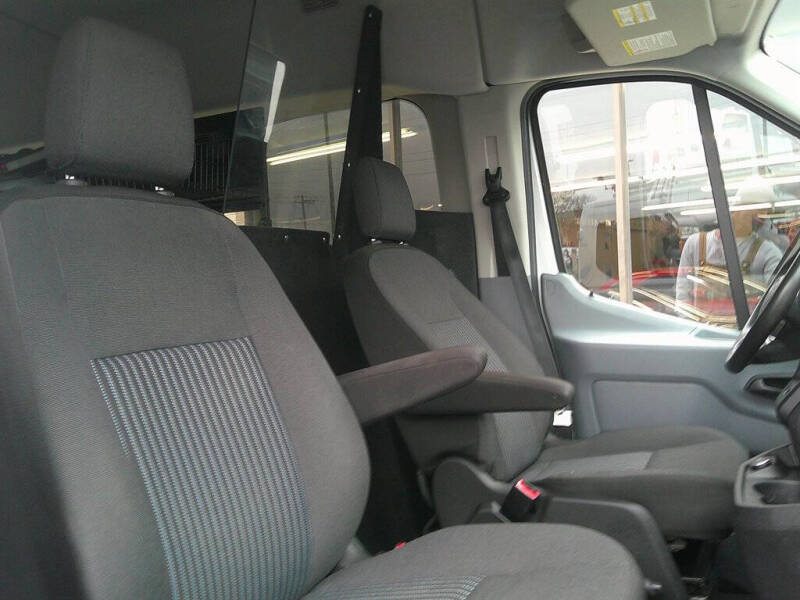 2019 Ford Transit 150 XLT