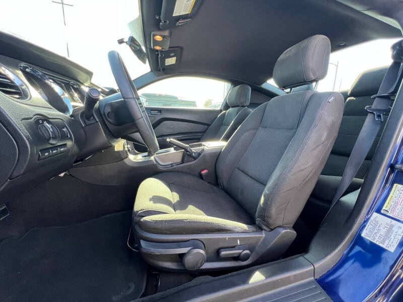 2012 Ford Mustang V6