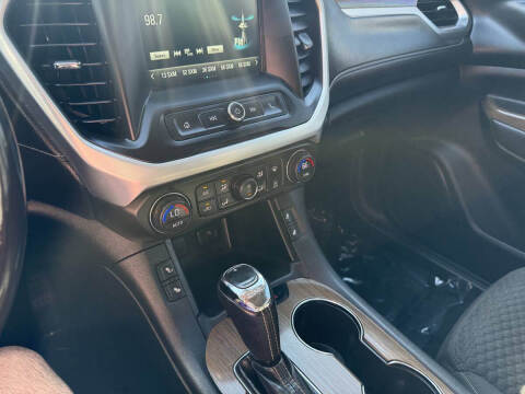 2017 GMC Acadia SLE-2