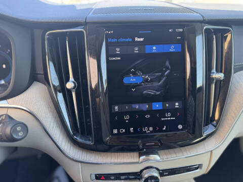 2022 Volvo XC60 B5 Inscription