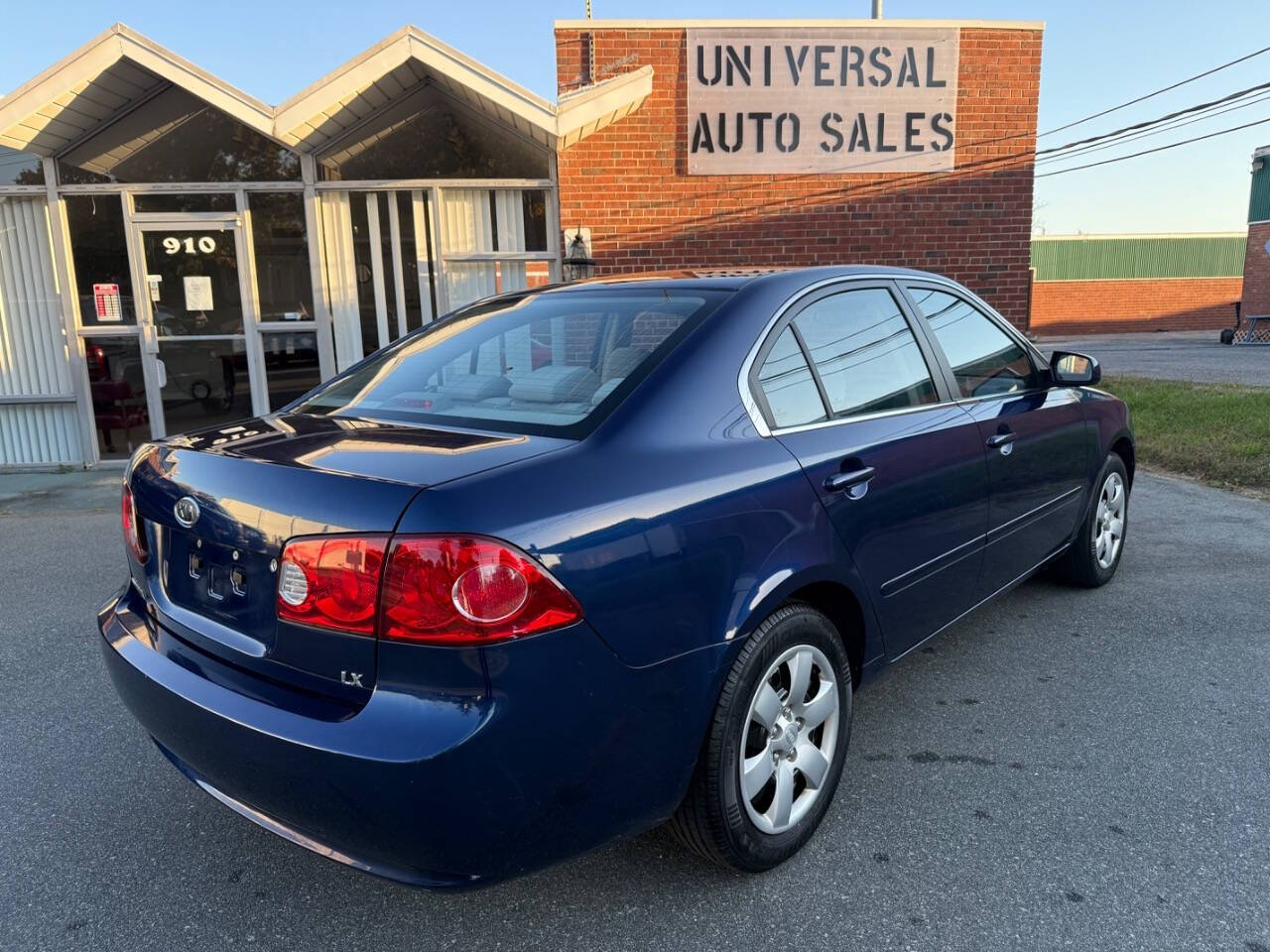 2007 Kia Optima for sale at Universal Auto Sales LLC in Burlington, NC