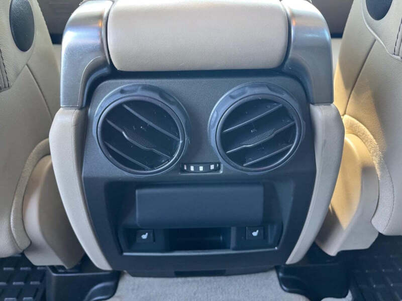 2016 Land Rover LR4 HSE LUX