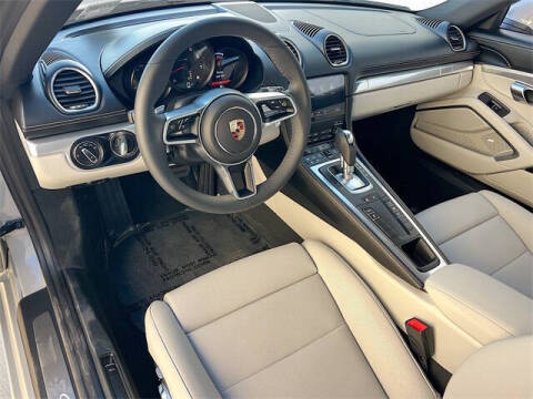 2025 Porsche 718 Cayman Style Edition