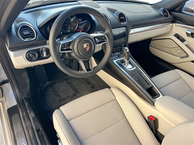 2025 Porsche 718 Cayman Style Edition