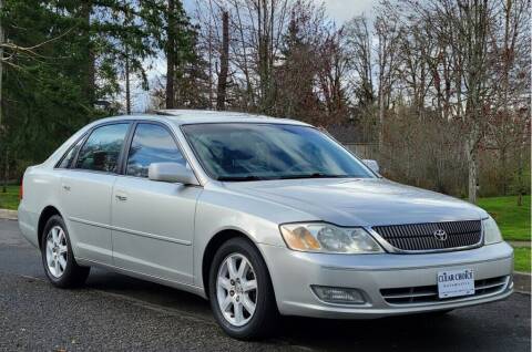 2002 Toyota Avalon for sale at CLEAR CHOICE AUTOMOTIVE in Milwaukie OR