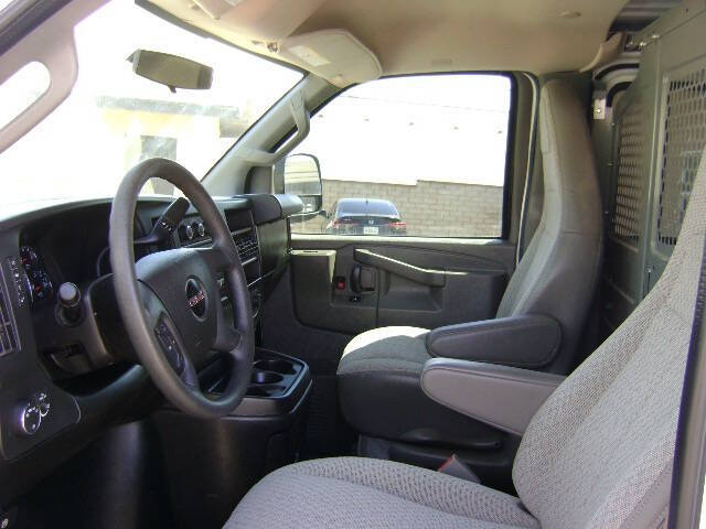 2017 GMC Savana 2500