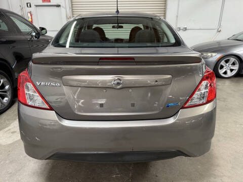 2015 Nissan Versa 1.6 S