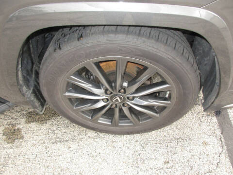 2023 Lexus LX 600 F SPORT Handling