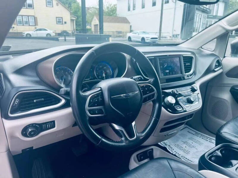2018 Chrysler Pacifica Touring L