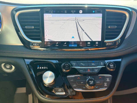 2025 Chrysler Pacifica Plug-In Hybrid Pinnacle