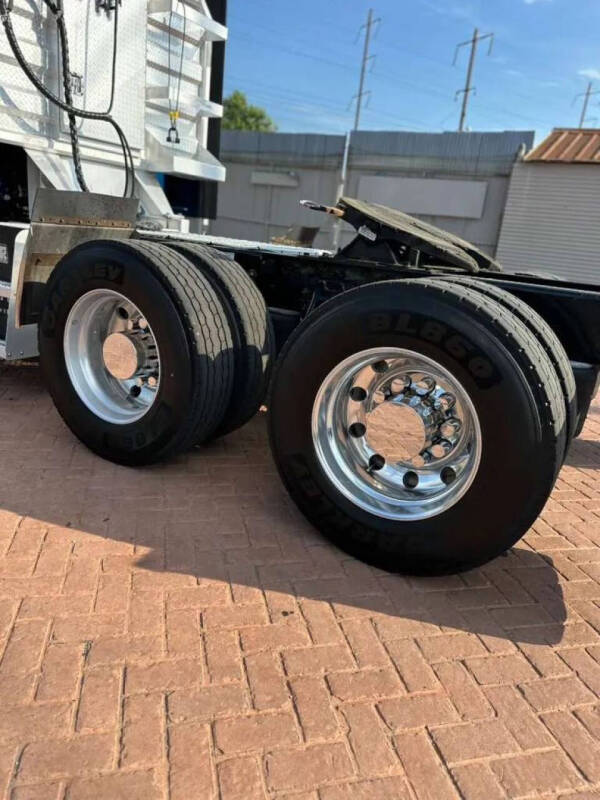 2021 Kenworth T680