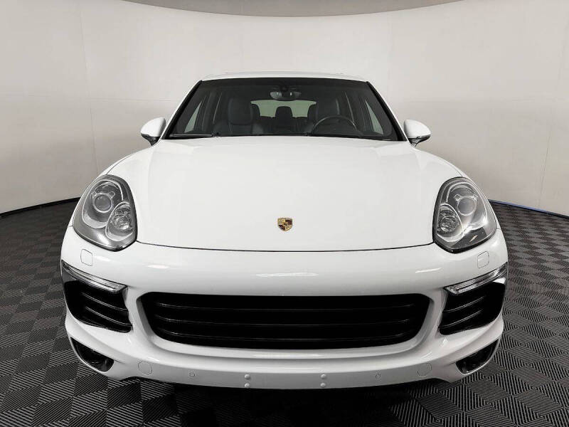2017 Porsche Cayenne Platinum Edition