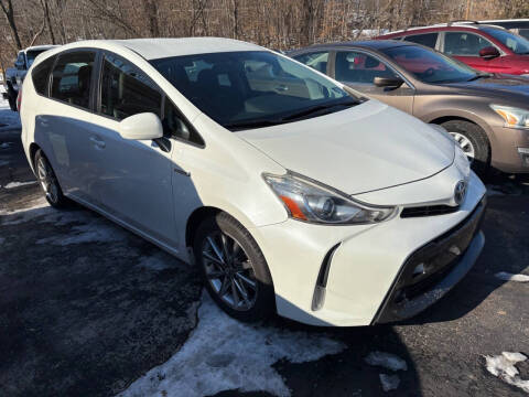 2015 Toyota Prius v Five