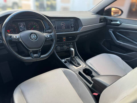 2019 Volkswagen Jetta R-Line